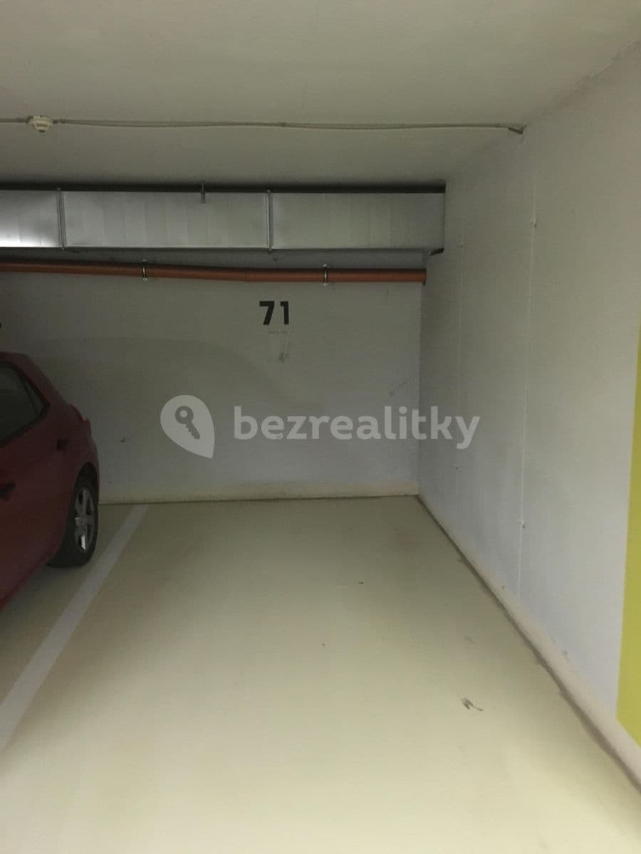 Pronájem garáže 15 m², Sluneční náměstí, Praha, Praha Pronájem garáže 15 m², Sluneční náměstí, Praha, Praha