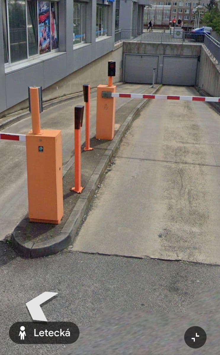 Pronájem garáže 15 m², Sluneční náměstí, Praha, Praha Pronájem garáže 15 m², Sluneční náměstí, Praha, Praha