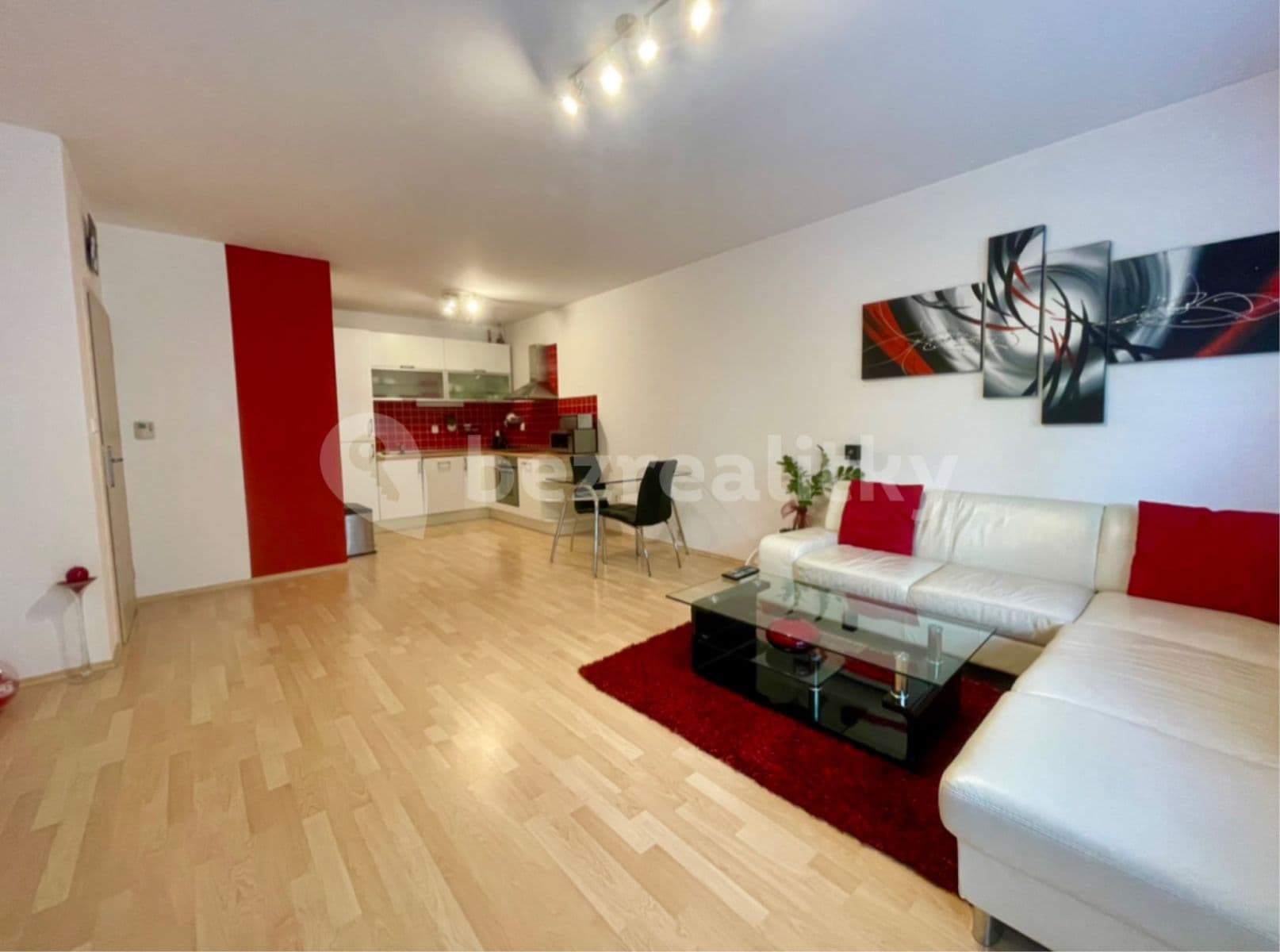 Pronájem bytu 2+kk 66 m², Budapešťská, Praha, Praha Pronájem bytu 2+kk 66 m², Budapešťská, Praha, Praha