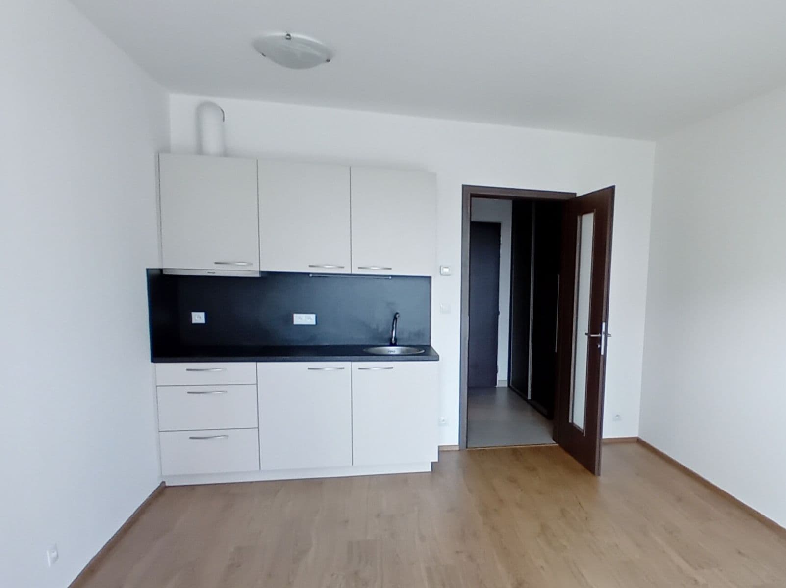 Pronájem bytu 1+kk 37 m², Mantovská, Praha, Praha Pronájem bytu 1+kk 37 m², Mantovská, Praha, Praha