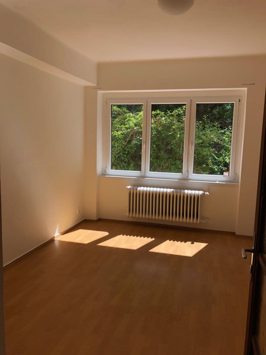 Pronájem bytu 3+1 85 m², Pod Kesnerkou, Praha, Praha Pronájem bytu 3+1 85 m², Pod Kesnerkou, Praha, Praha