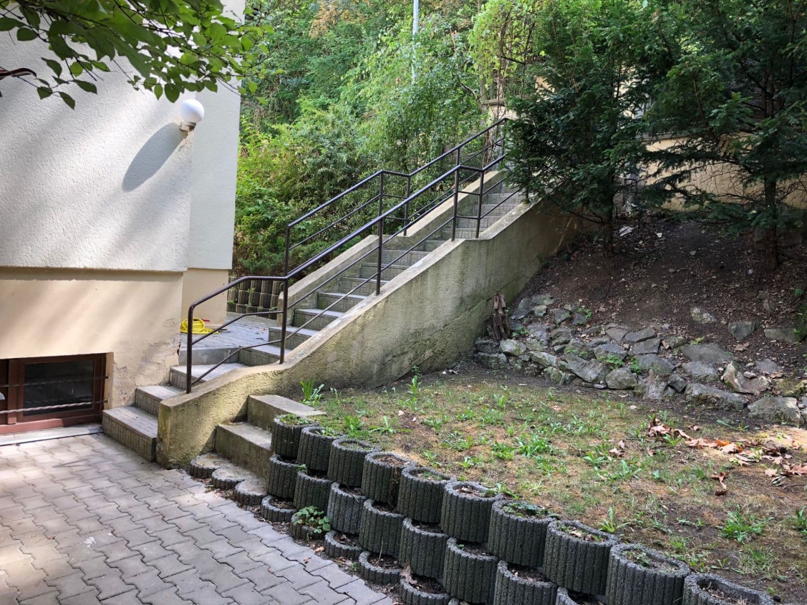 Pronájem bytu 3+1 85 m², Pod Kesnerkou, Praha, Praha Pronájem bytu 3+1 85 m², Pod Kesnerkou, Praha, Praha