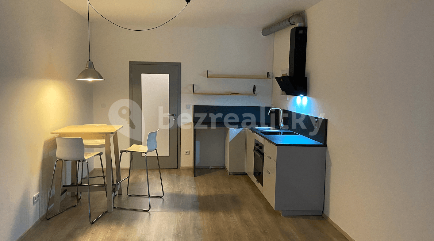 Pronájem bytu 1+kk 43 m², Premonstrátů, Chýně, Středočeský kraj Pronájem bytu 1+kk 43 m², Premonstrátů, Chýně, Středočeský kraj