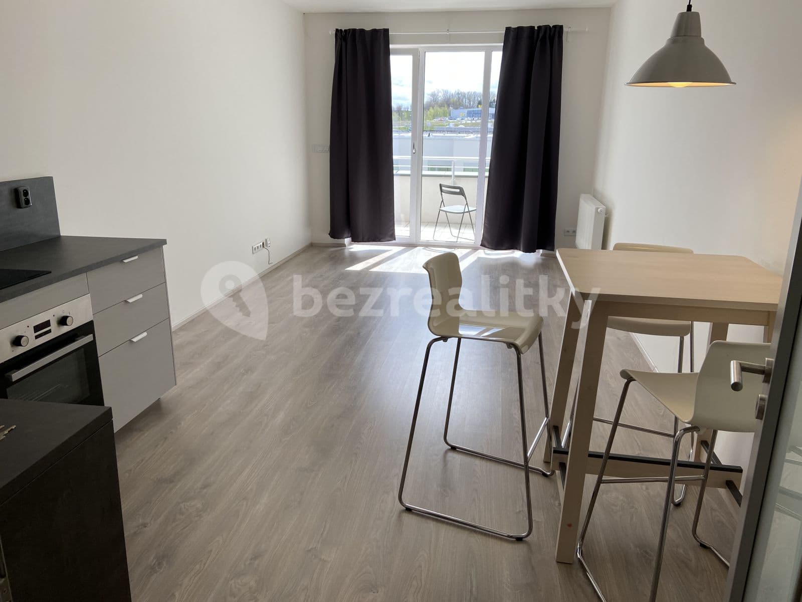 Pronájem bytu 1+kk 43 m², Premonstrátů, Chýně, Středočeský kraj Pronájem bytu 1+kk 43 m², Premonstrátů, Chýně, Středočeský kraj