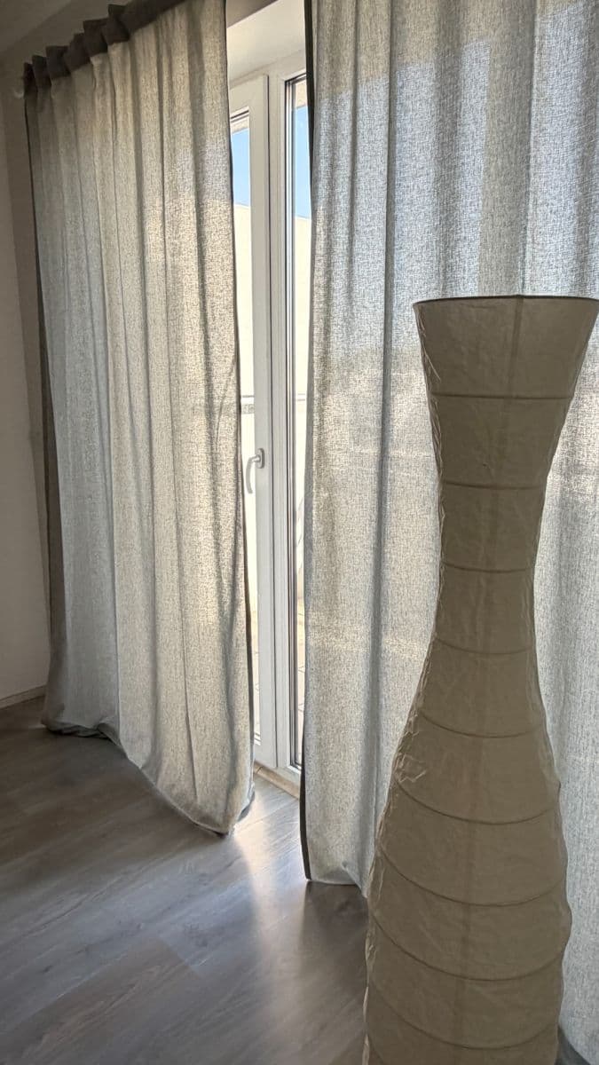 Pronájem bytu 1+kk 43 m², Premonstrátů, Chýně, Středočeský kraj Pronájem bytu 1+kk 43 m², Premonstrátů, Chýně, Středočeský kraj
