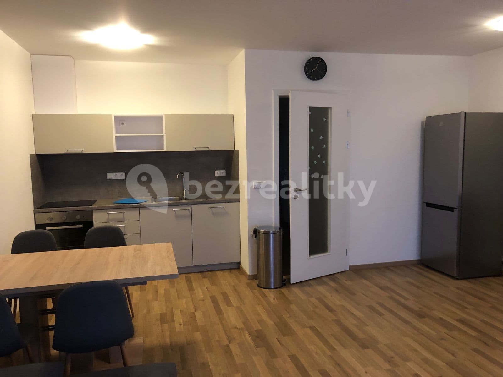Pronájem bytu 2+kk 60 m², Okrajová ulice, Hostivice, Středočeský kraj Pronájem bytu 2+kk 60 m², Okrajová ulice, Hostivice, Středočeský kraj