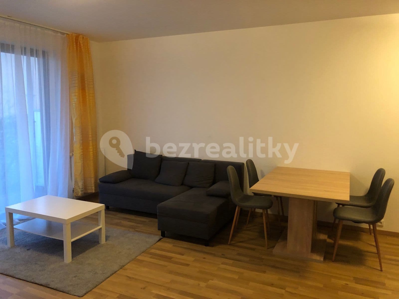 Pronájem bytu 2+kk 60 m², Okrajová ulice, Hostivice, Středočeský kraj Pronájem bytu 2+kk 60 m², Okrajová ulice, Hostivice, Středočeský kraj