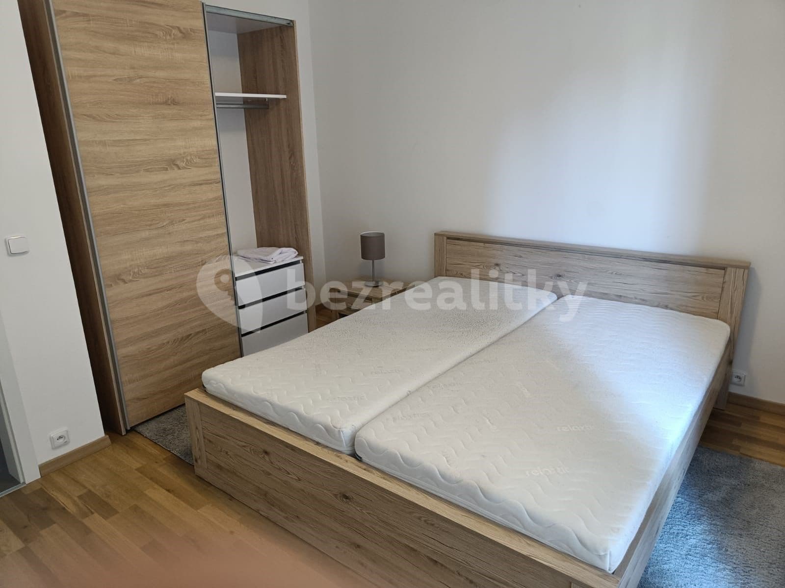 Pronájem bytu 2+kk 60 m², Okrajová ulice, Hostivice, Středočeský kraj Pronájem bytu 2+kk 60 m², Okrajová ulice, Hostivice, Středočeský kraj