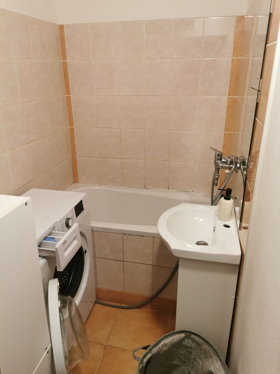 Pronájem bytu 1+kk 28 m², Na Obvodu, Ostrava, Moravskoslezský kraj Pronájem bytu 1+kk 28 m², Na Obvodu, Ostrava, Moravskoslezský kraj