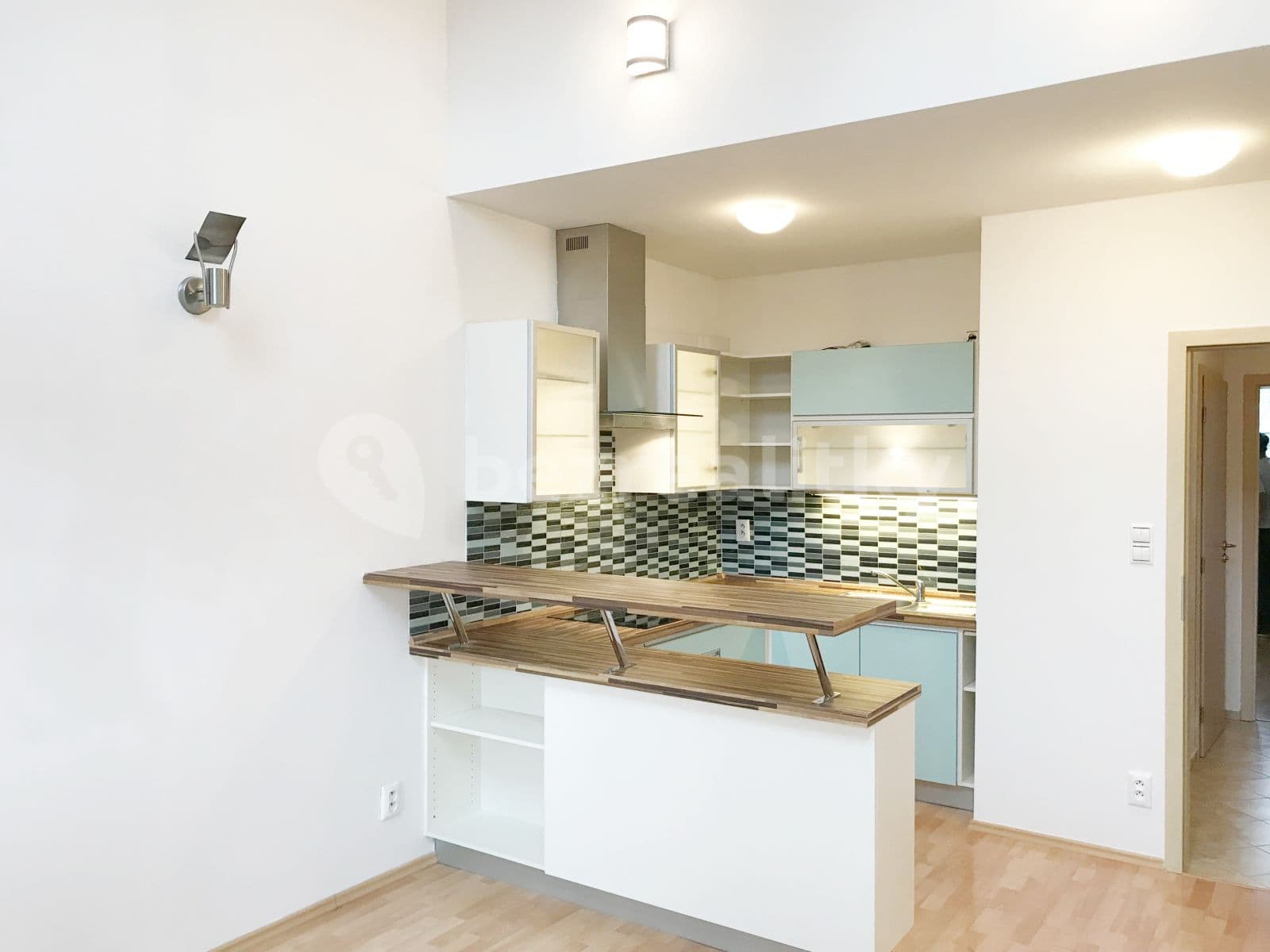 Pronájem bytu 2+kk 40 m², Černomořská, Praha, Praha Pronájem bytu 2+kk 40 m², Černomořská, Praha, Praha