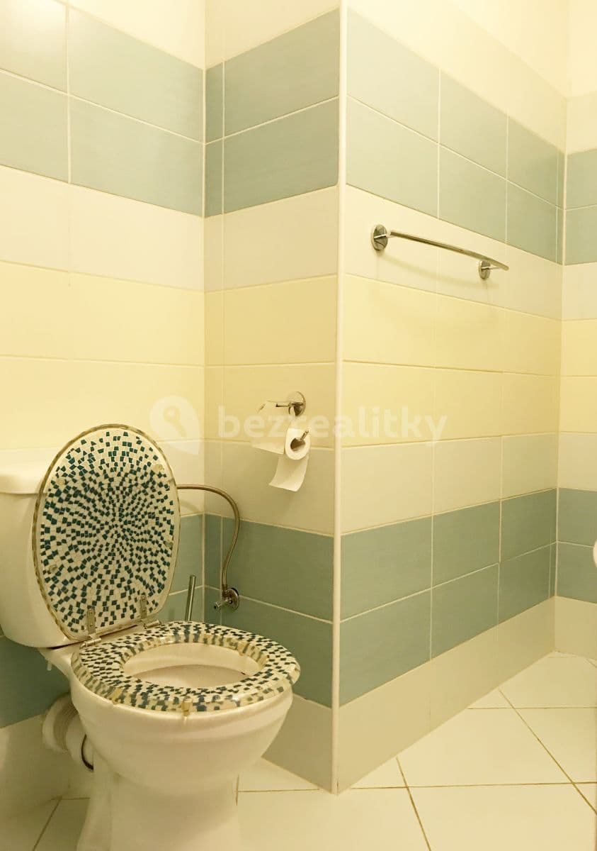 Pronájem bytu 2+kk 40 m², Černomořská, Praha, Praha Pronájem bytu 2+kk 40 m², Černomořská, Praha, Praha