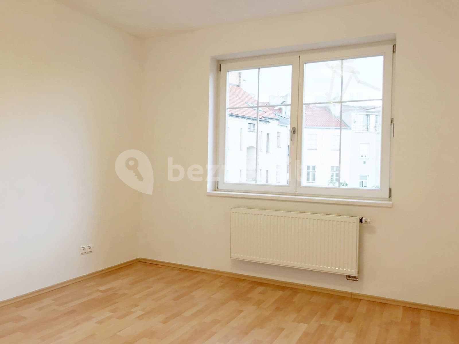 Pronájem bytu 2+kk 40 m², Černomořská, Praha, Praha Pronájem bytu 2+kk 40 m², Černomořská, Praha, Praha