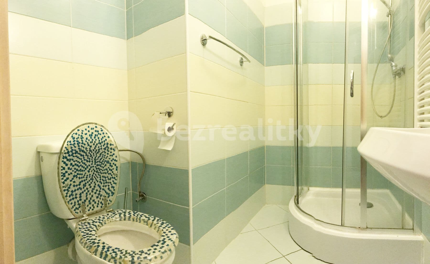 Pronájem bytu 2+kk 40 m², Černomořská, Praha, Praha Pronájem bytu 2+kk 40 m², Černomořská, Praha, Praha