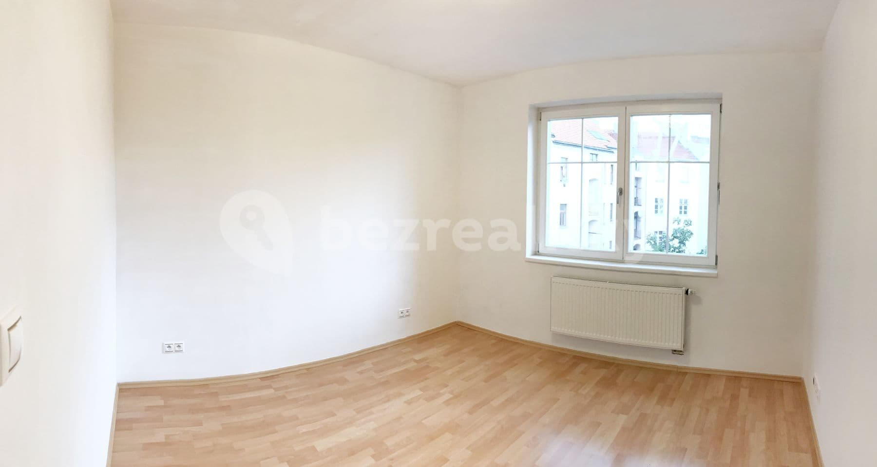 Pronájem bytu 2+kk 40 m², Černomořská, Praha, Praha Pronájem bytu 2+kk 40 m², Černomořská, Praha, Praha