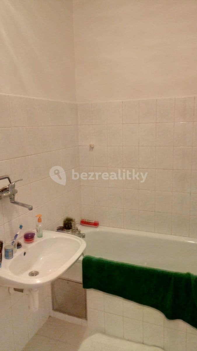 Pronájem bytu 3+1 82 m², U Husova sboru, Pardubice, Pardubický kraj Pronájem bytu 3+1 82 m², U Husova sboru, Pardubice, Pardubický kraj