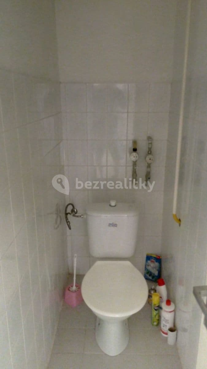 Pronájem bytu 3+1 82 m², U Husova sboru, Pardubice, Pardubický kraj Pronájem bytu 3+1 82 m², U Husova sboru, Pardubice, Pardubický kraj