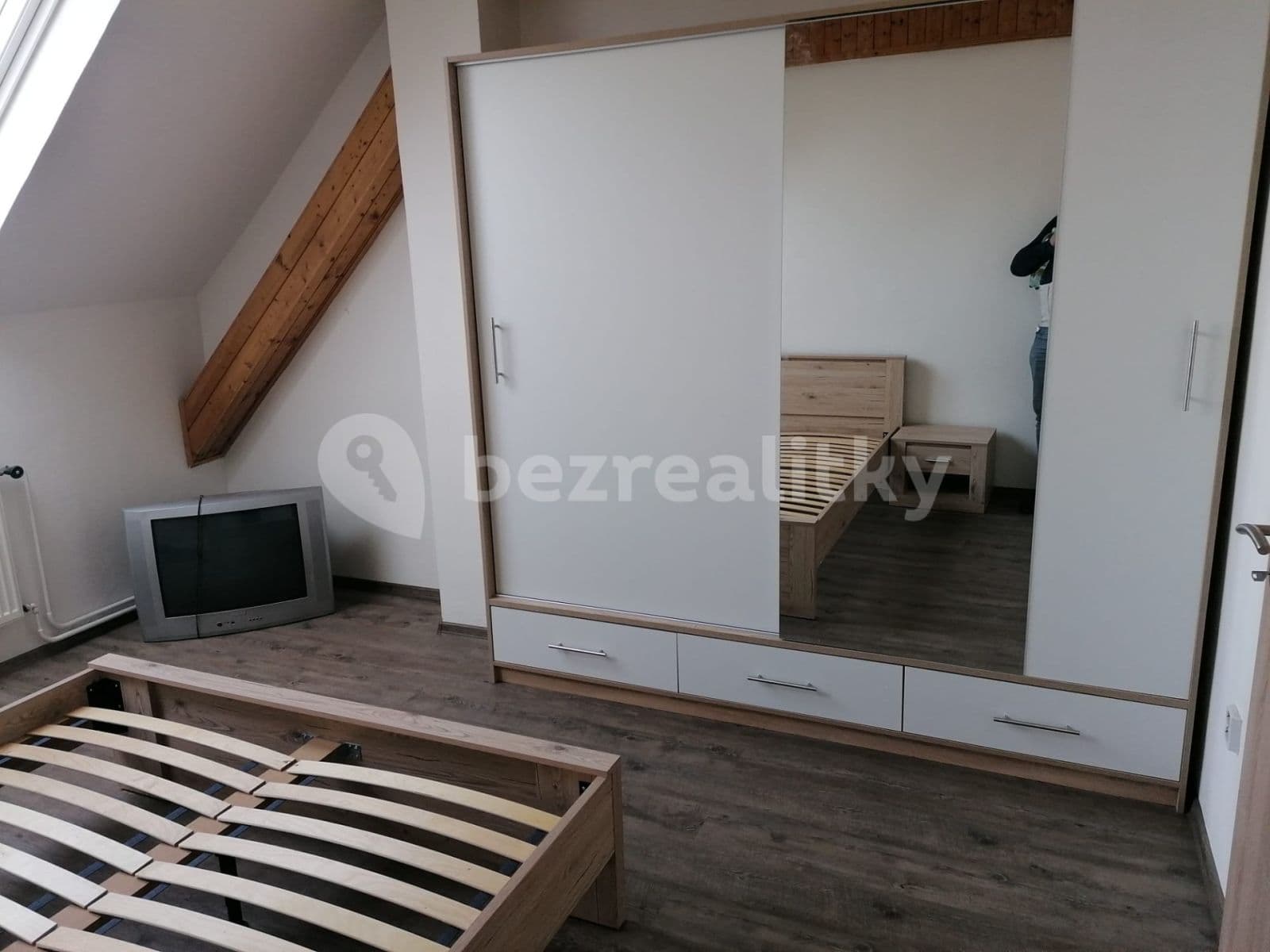 Pronájem bytu 3+1 82 m², U Husova sboru, Pardubice, Pardubický kraj Pronájem bytu 3+1 82 m², U Husova sboru, Pardubice, Pardubický kraj