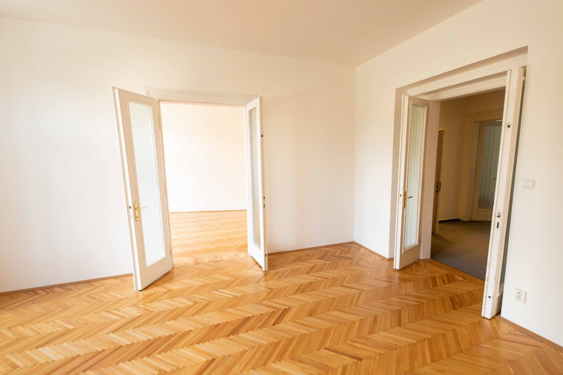 Pronájem bytu 2+1 80 m², Bělehradská, Praha, Praha Pronájem bytu 2+1 80 m², Bělehradská, Praha, Praha