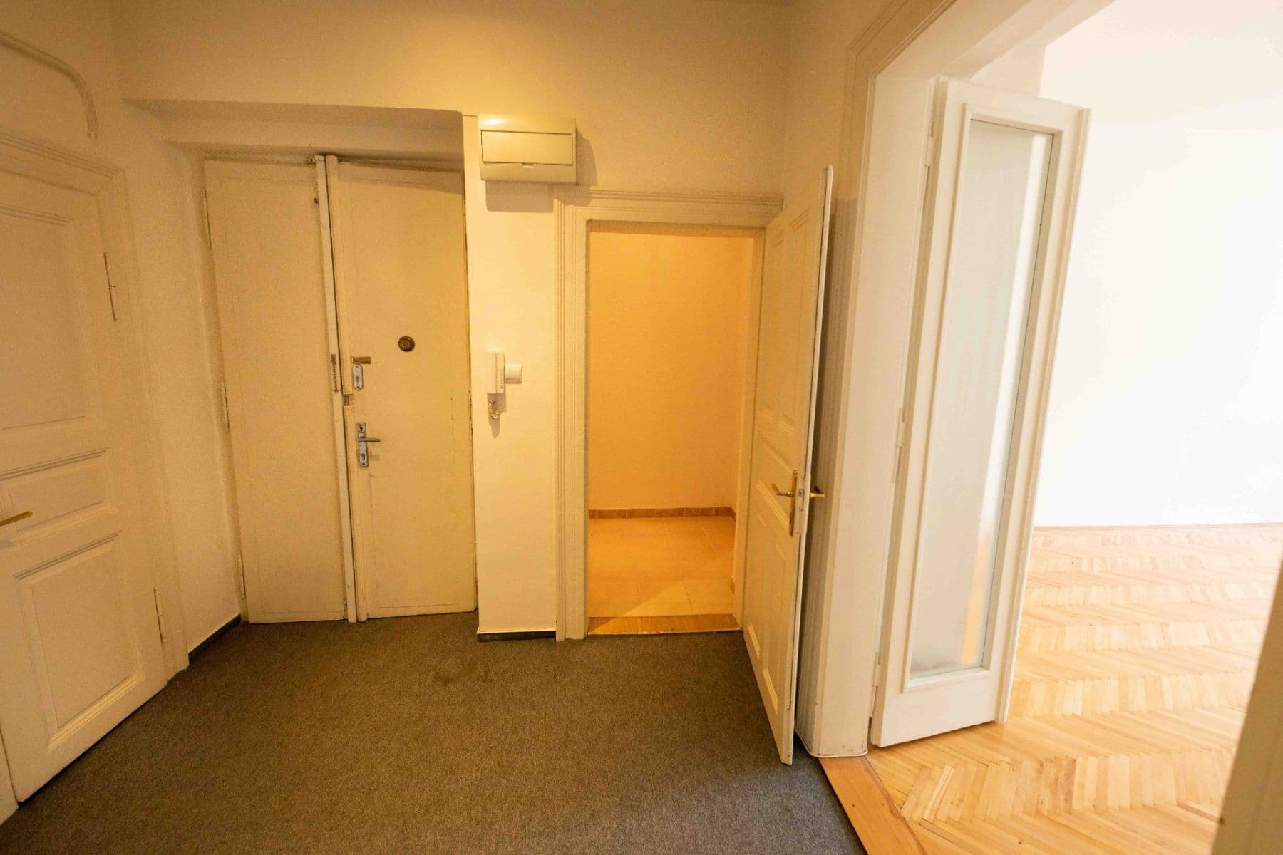 Pronájem bytu 2+1 80 m², Bělehradská, Praha, Praha Pronájem bytu 2+1 80 m², Bělehradská, Praha, Praha