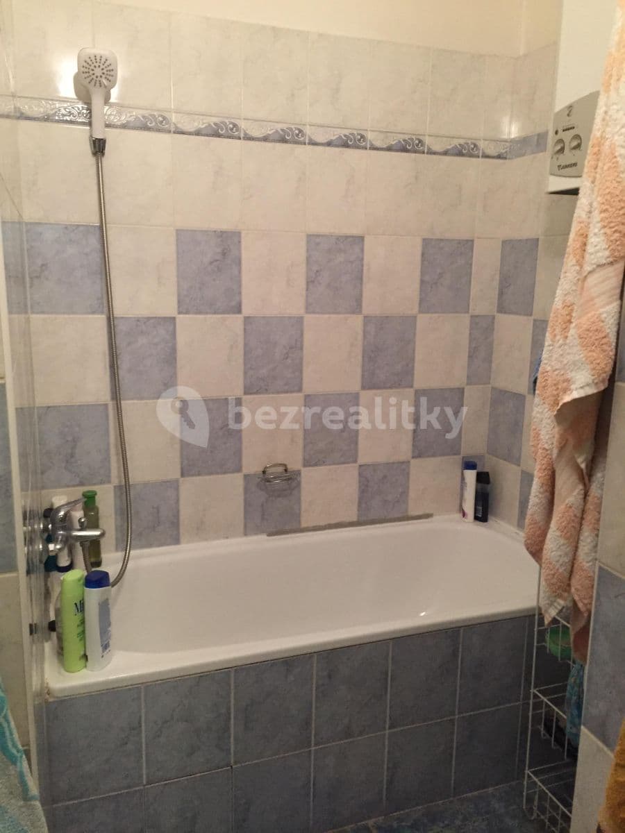 Pronájem bytu 3+1 75 m², Dvacátého osmého pluku, Praha, Praha Pronájem bytu 3+1 75 m², Dvacátého osmého pluku, Praha, Praha