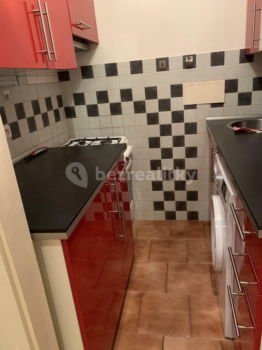 Pronájem bytu 3+1 75 m², Dvacátého osmého pluku, Praha, Praha Pronájem bytu 3+1 75 m², Dvacátého osmého pluku, Praha, Praha