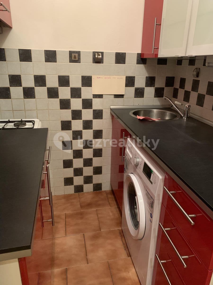 Pronájem bytu 3+1 75 m², Dvacátého osmého pluku, Praha, Praha Pronájem bytu 3+1 75 m², Dvacátého osmého pluku, Praha, Praha