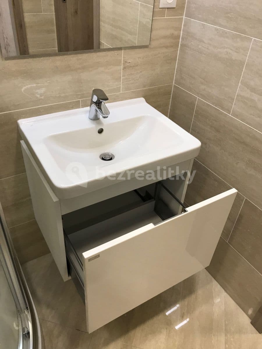 Pronájem bytu 1+kk 30 m², Petrohradská, Praha, Praha Pronájem bytu 1+kk 30 m², Petrohradská, Praha, Praha