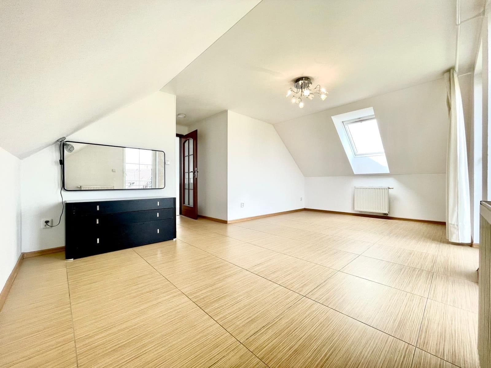 Pronájem domu 140 m², pozemek 1.000 m², K Rohu, Jenišov, Karlovarský kraj Pronájem domu 140 m², pozemek 1.000 m², K Rohu, Jenišov, Karlovarský kraj