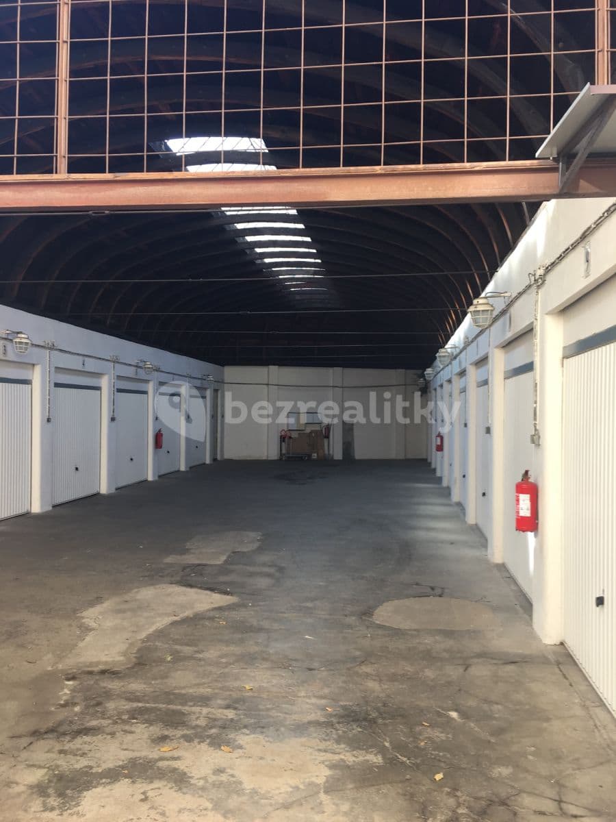 Pronájem garáže 11 m², Francouzská, Praha, Praha Pronájem garáže 11 m², Francouzská, Praha, Praha