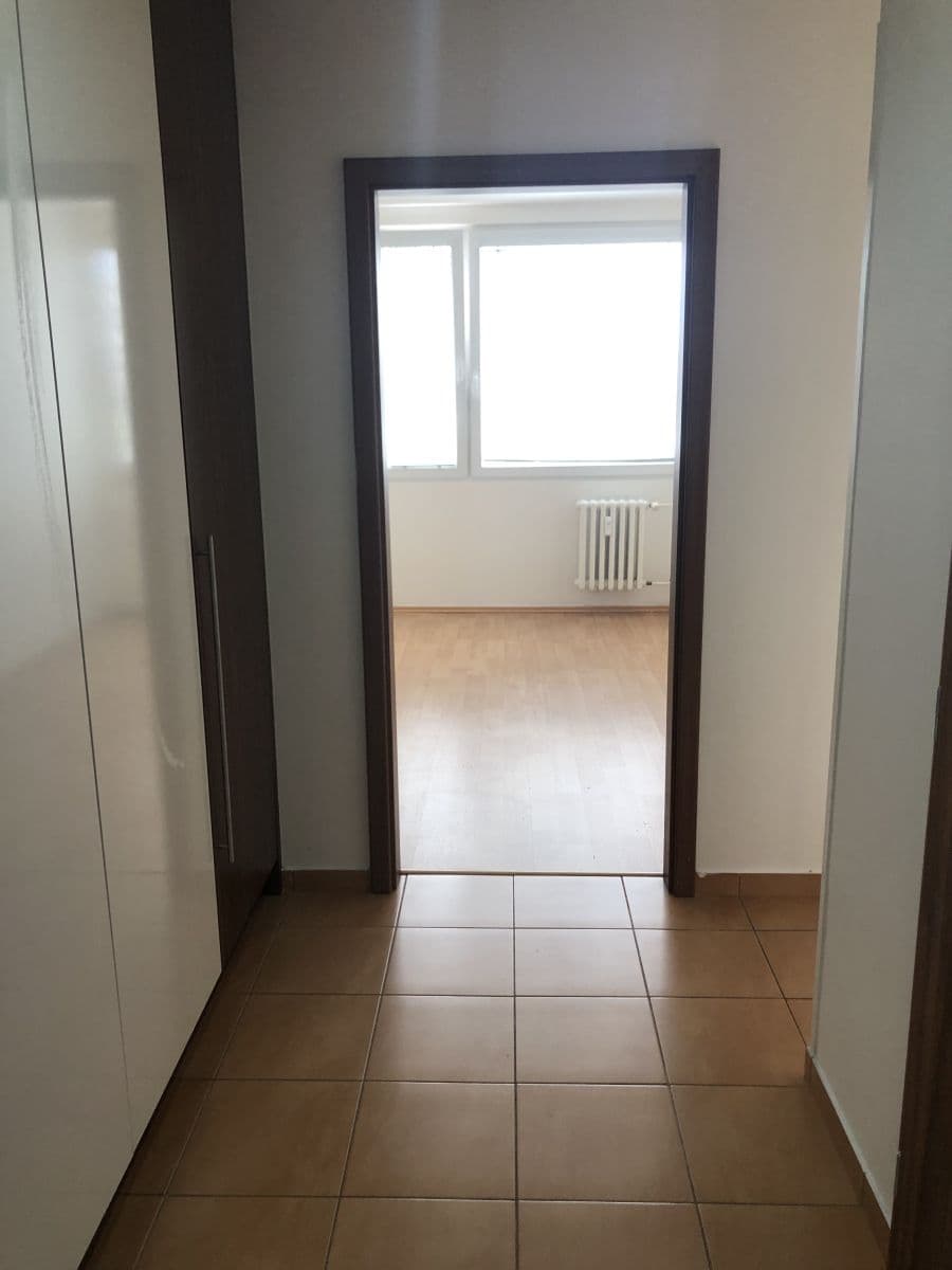 Pronájem bytu 2+kk 40 m², Italská, Kladno, Středočeský kraj Pronájem bytu 2+kk 40 m², Italská, Kladno, Středočeský kraj