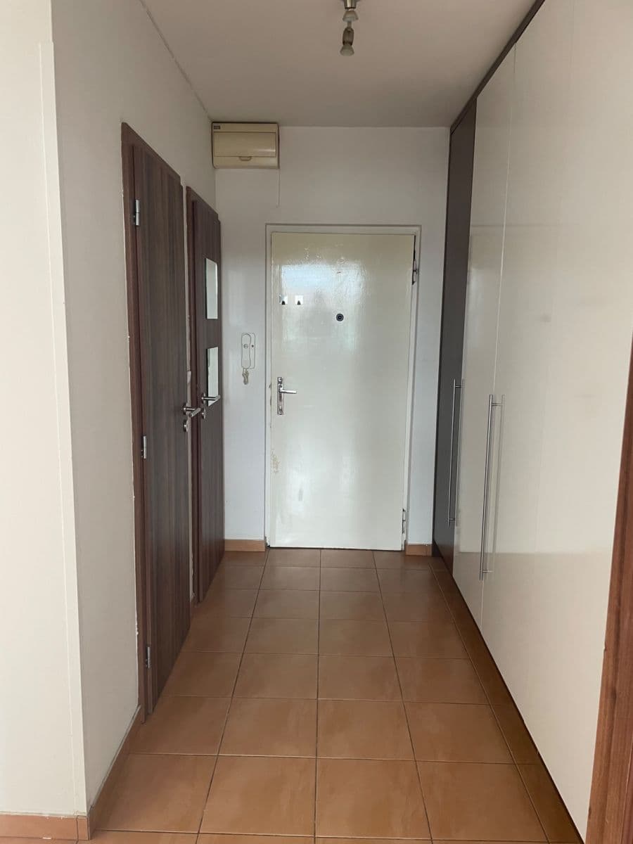 Pronájem bytu 2+kk 40 m², Italská, Kladno, Středočeský kraj Pronájem bytu 2+kk 40 m², Italská, Kladno, Středočeský kraj