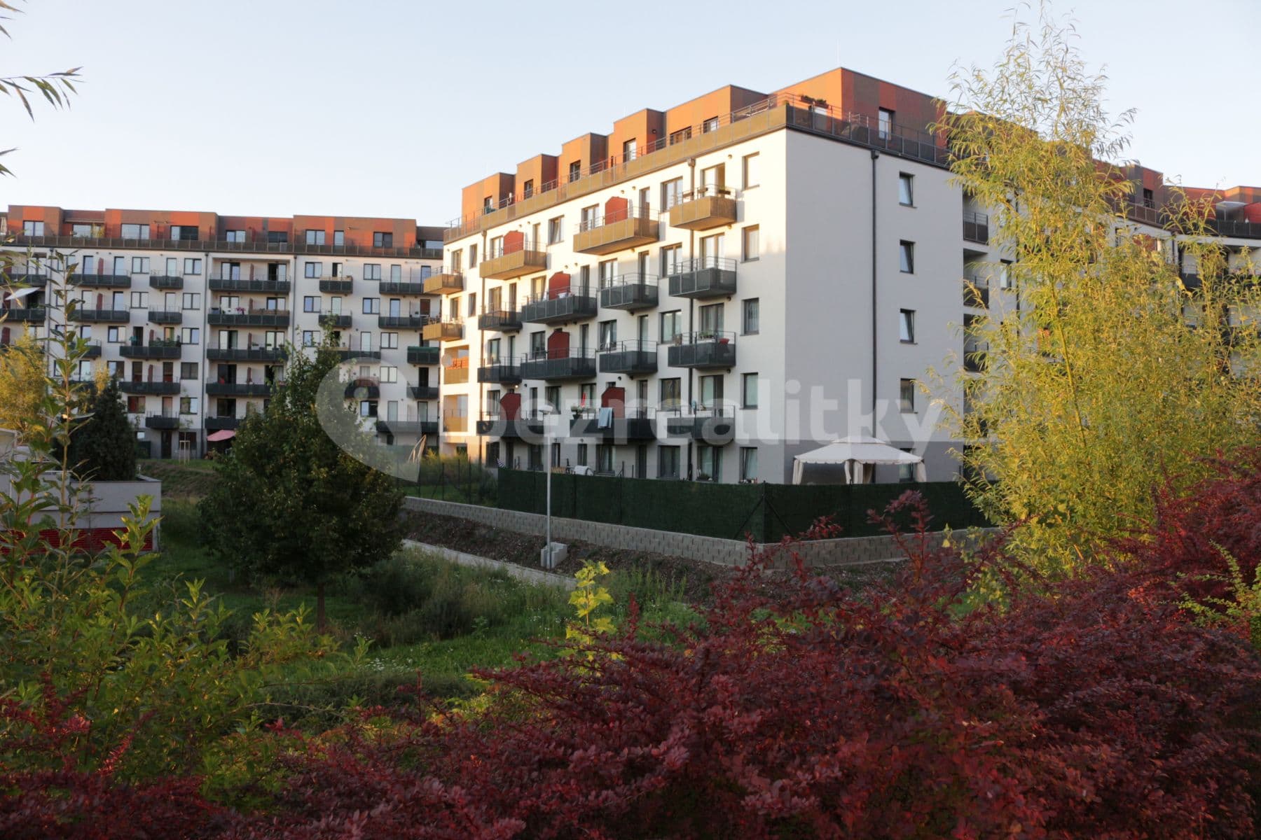 Pronájem bytu 1+kk 42 m², Škrábkových, Praha, Praha Pronájem bytu 1+kk 42 m², Škrábkových, Praha, Praha