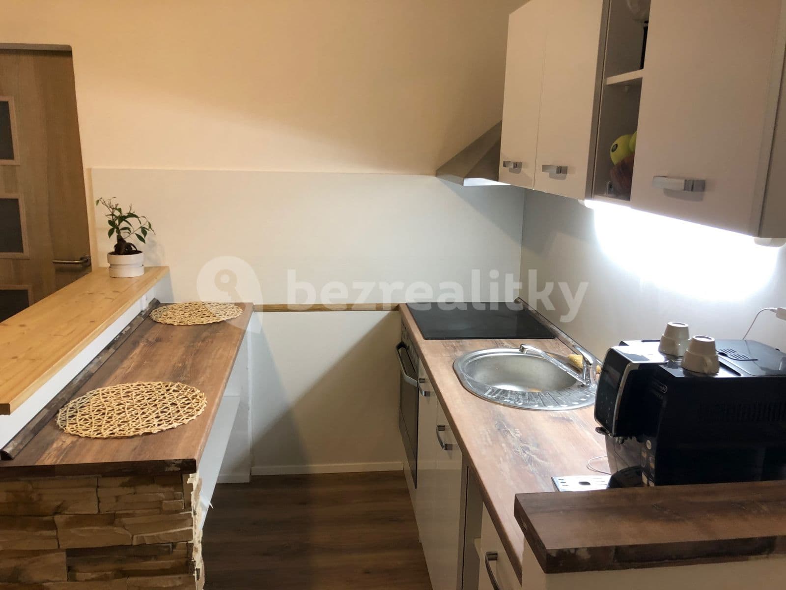 Pronájem bytu 2+kk 37 m², Barrandova, Ústí nad Labem, Ústecký kraj Pronájem bytu 2+kk 37 m², Barrandova, Ústí nad Labem, Ústecký kraj