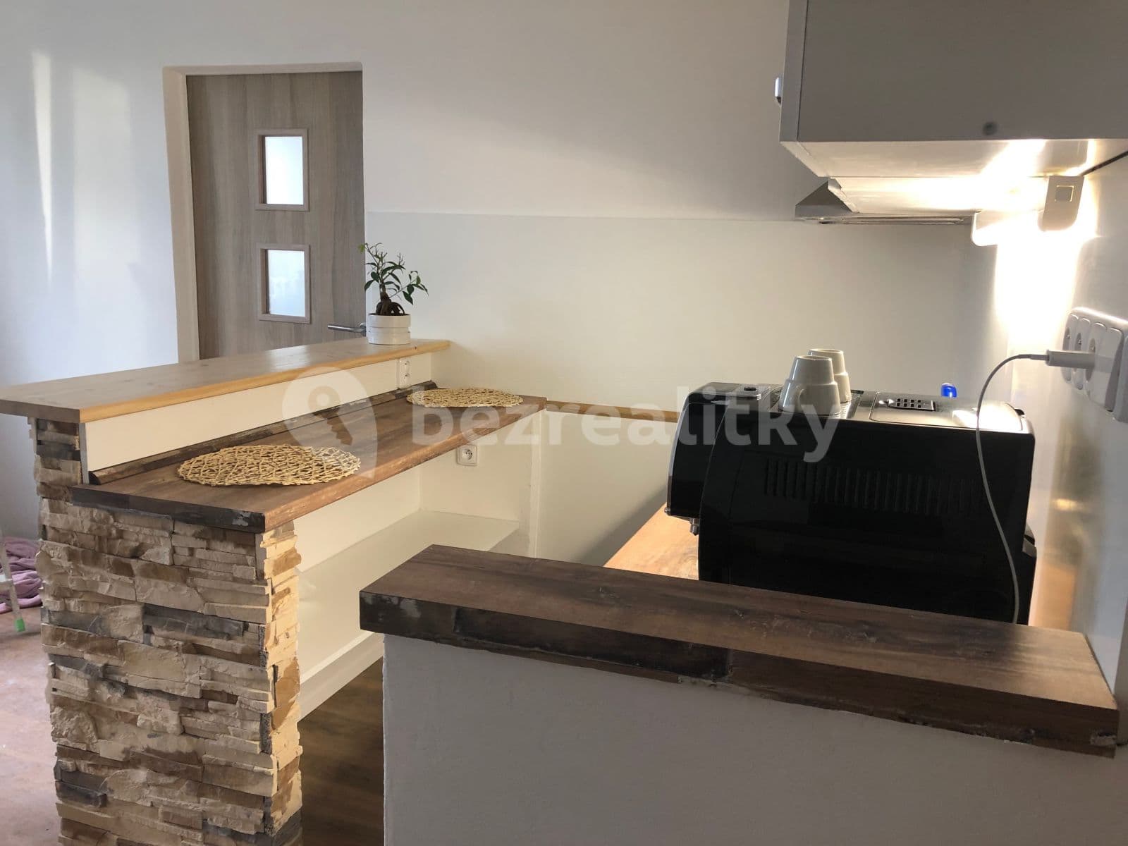 Pronájem bytu 2+kk 37 m², Barrandova, Ústí nad Labem, Ústecký kraj Pronájem bytu 2+kk 37 m², Barrandova, Ústí nad Labem, Ústecký kraj