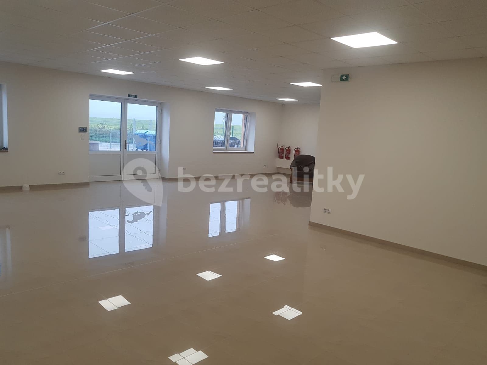 Pronájem nebytového prostoru 190 m², 1136, Rostoklaty, Středočeský kraj Pronájem nebytového prostoru 190 m², 1136, Rostoklaty, Středočeský kraj