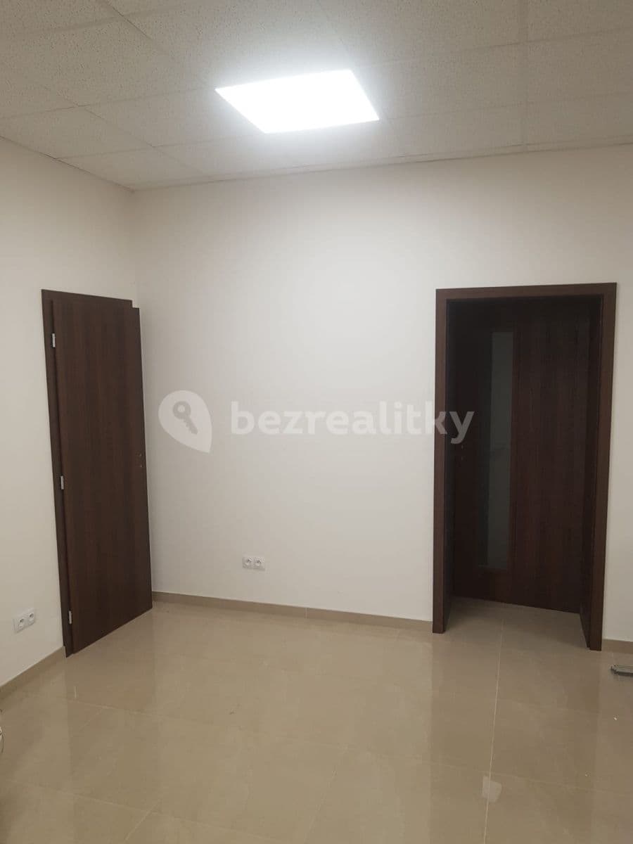 Pronájem nebytového prostoru 190 m², 1136, Rostoklaty, Středočeský kraj Pronájem nebytového prostoru 190 m², 1136, Rostoklaty, Středočeský kraj