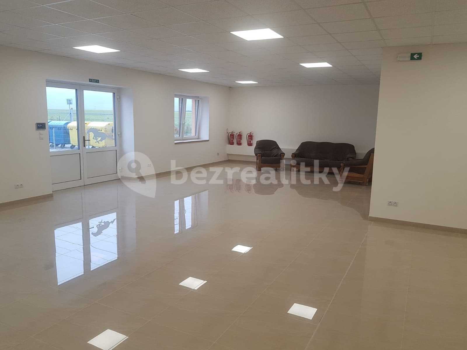 Pronájem nebytového prostoru 190 m², 1136, Rostoklaty, Středočeský kraj Pronájem nebytového prostoru 190 m², 1136, Rostoklaty, Středočeský kraj