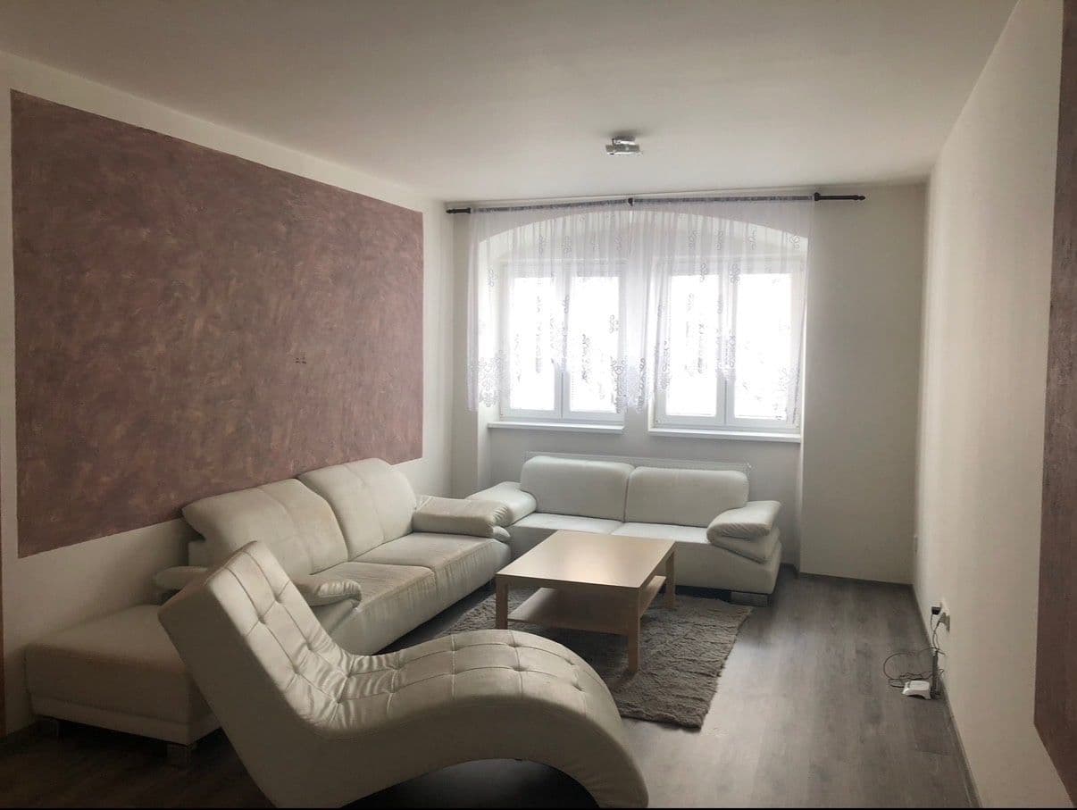 Pronájem bytu 2+kk 60 m², Široká, Chrudim, Pardubický kraj Pronájem bytu 2+kk 60 m², Široká, Chrudim, Pardubický kraj
