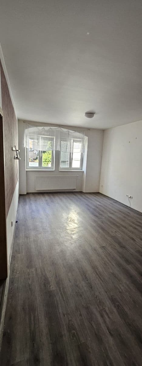 Pronájem bytu 2+kk 60 m², Široká, Chrudim, Pardubický kraj Pronájem bytu 2+kk 60 m², Široká, Chrudim, Pardubický kraj