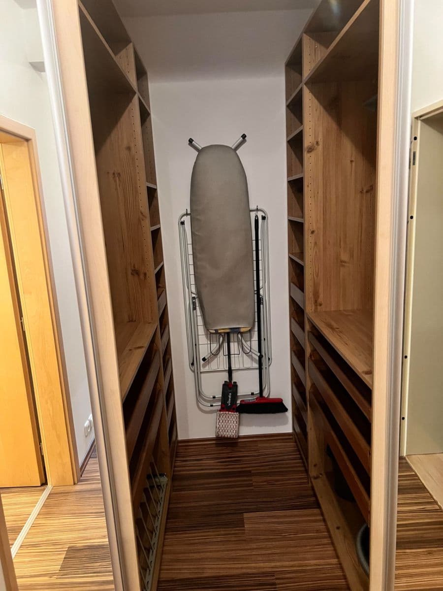 Pronájem bytu 2+kk 61 m², Marty Krásové, Praha, Praha Pronájem bytu 2+kk 61 m², Marty Krásové, Praha, Praha