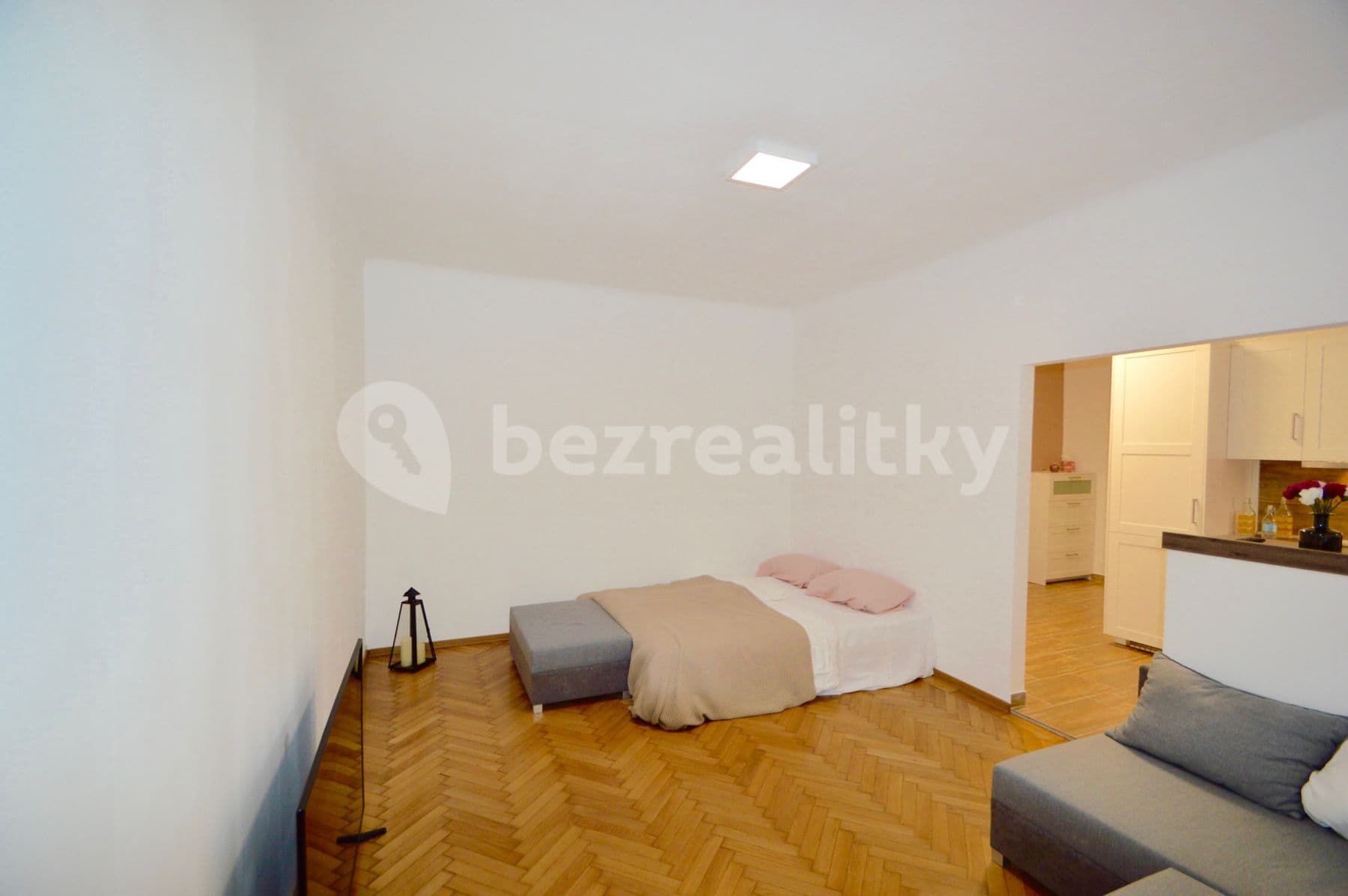 Pronájem bytu 1+1 48 m², Domažlická, Praha, Praha Pronájem bytu 1+1 48 m², Domažlická, Praha, Praha