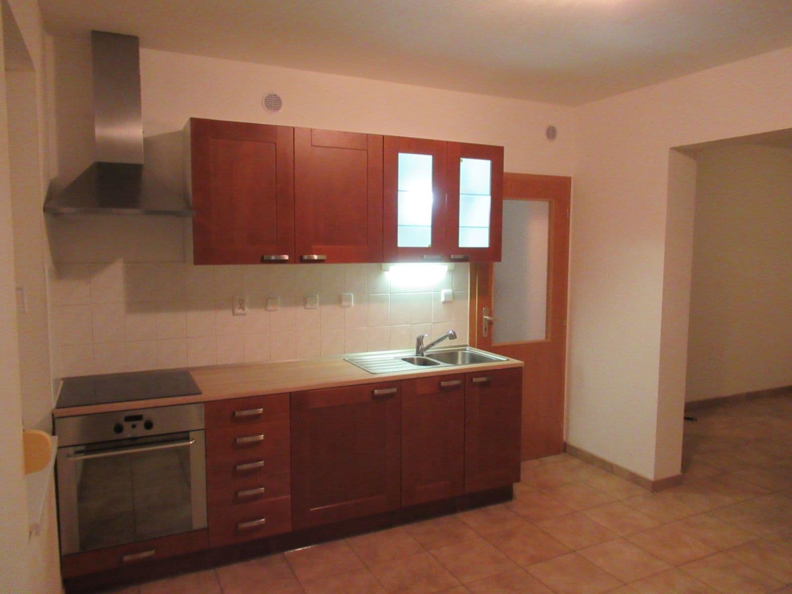Pronájem bytu 1+1 38 m², Stará Kysibelská, Karlovy Vary, Karlovarský kraj Pronájem bytu 1+1 38 m², Stará Kysibelská, Karlovy Vary, Karlovarský kraj