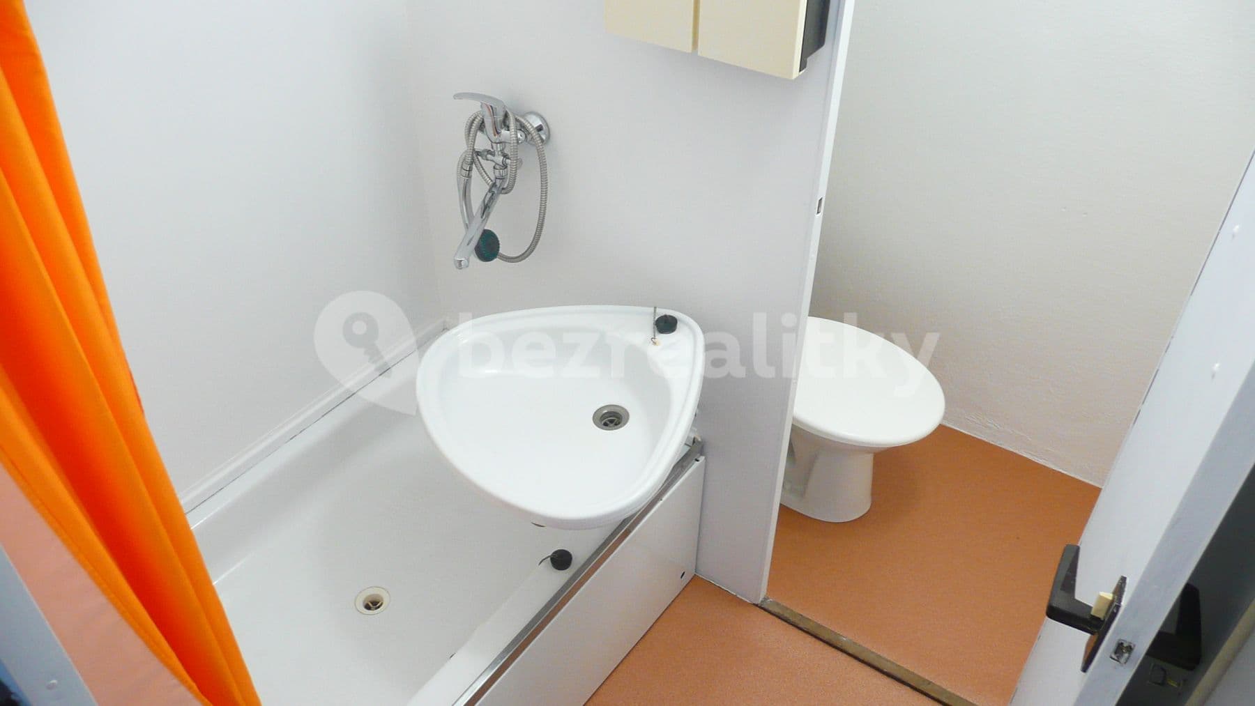 Pronájem bytu 1+1 35 m², Dlouhá, Nový Jičín, Moravskoslezský kraj Pronájem bytu 1+1 35 m², Dlouhá, Nový Jičín, Moravskoslezský kraj