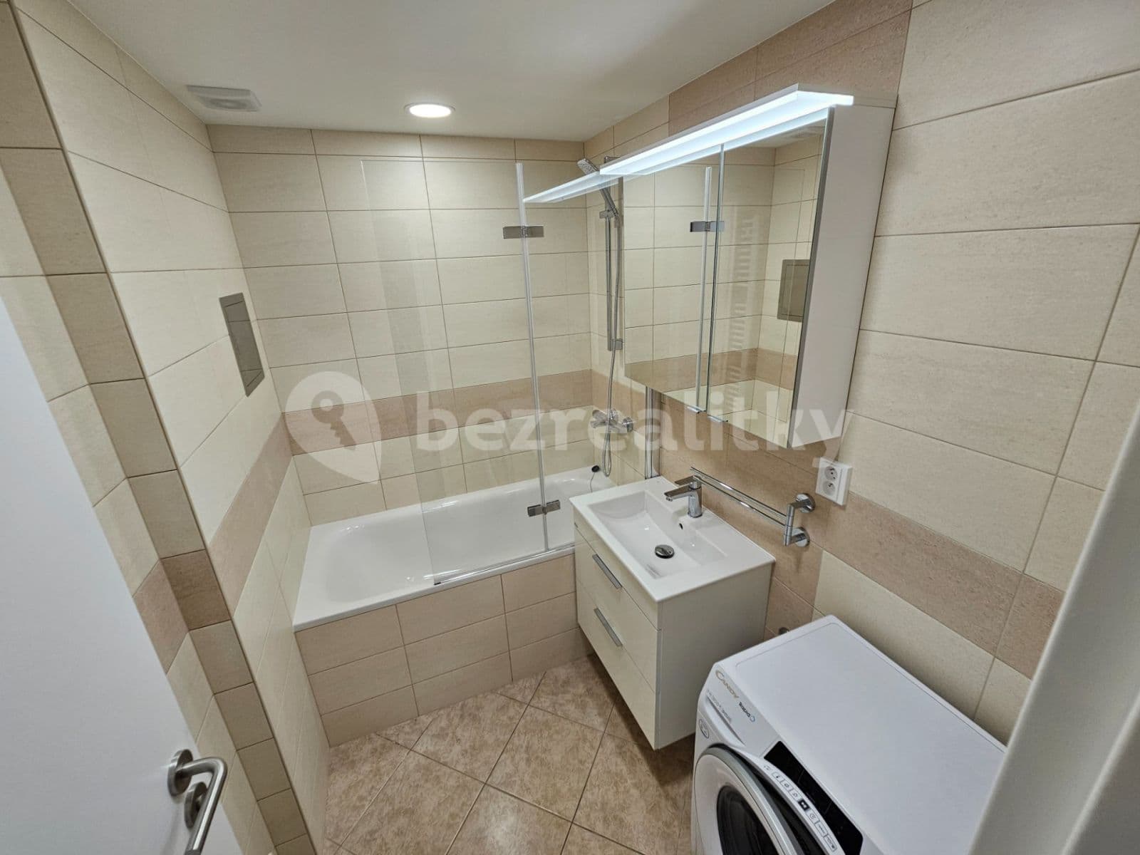 Pronájem bytu 1+kk 34 m², Houdova, Praha, Praha Pronájem bytu 1+kk 34 m², Houdova, Praha, Praha