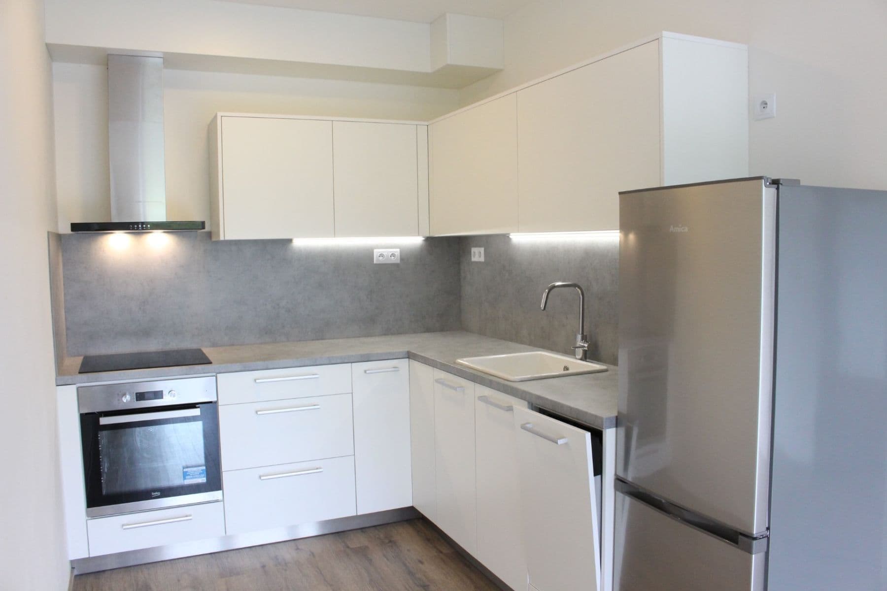 Pronájem bytu 2+kk 55 m², Mantovská, Praha, Praha Pronájem bytu 2+kk 55 m², Mantovská, Praha, Praha