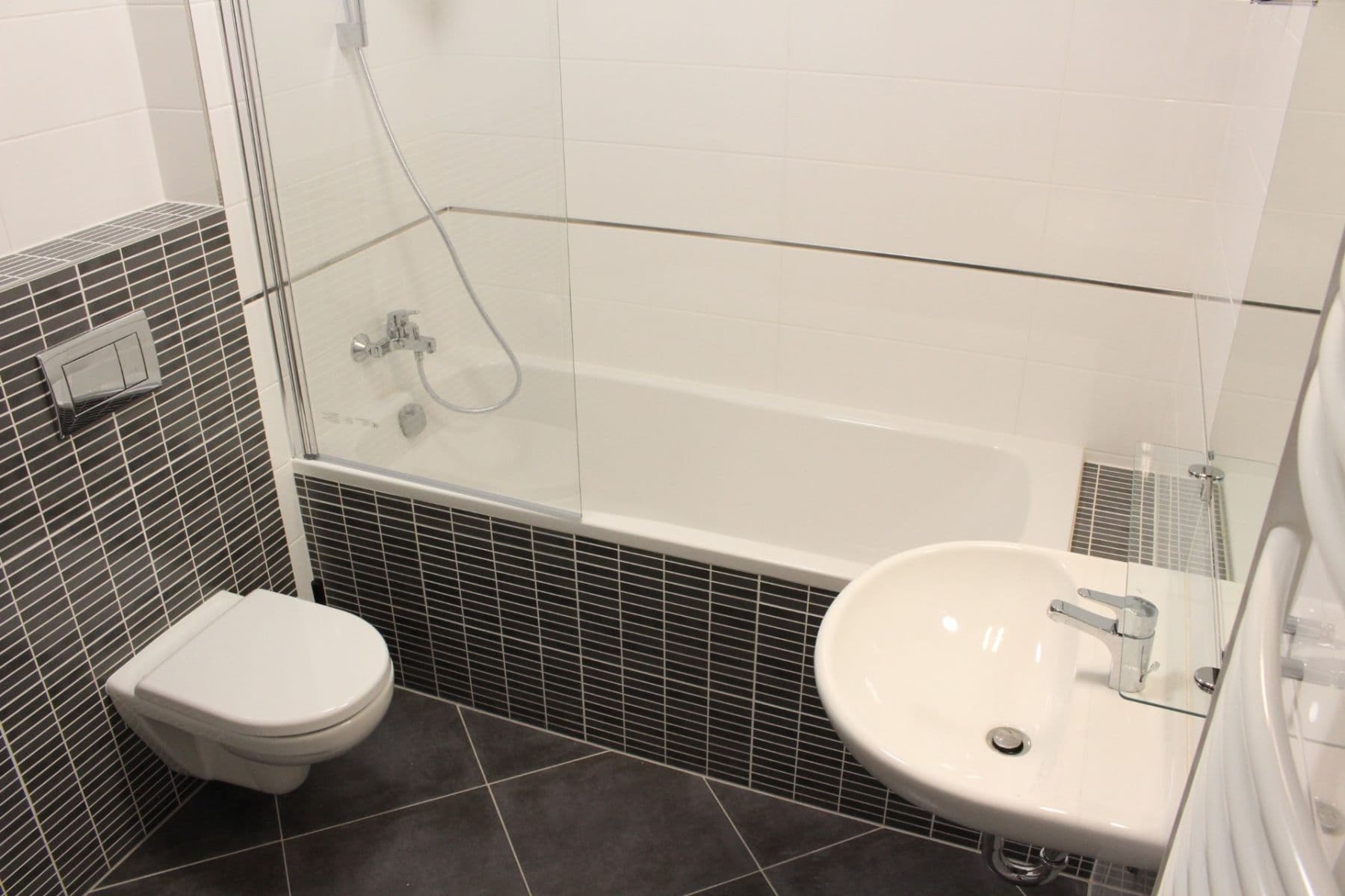 Pronájem bytu 2+kk 55 m², Mantovská, Praha, Praha Pronájem bytu 2+kk 55 m², Mantovská, Praha, Praha