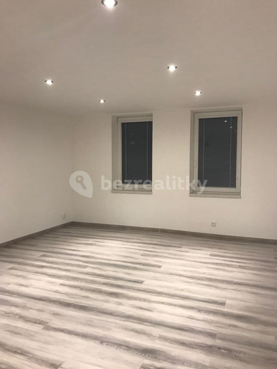 Pronájem bytu 1+1 40 m², Hlavní, Ostrava, Moravskoslezský kraj Pronájem bytu 1+1 40 m², Hlavní, Ostrava, Moravskoslezský kraj