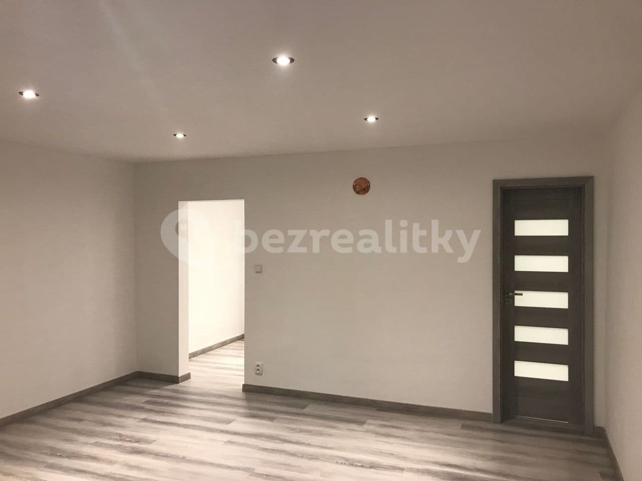 Pronájem bytu 1+1 40 m², Hlavní, Ostrava, Moravskoslezský kraj Pronájem bytu 1+1 40 m², Hlavní, Ostrava, Moravskoslezský kraj