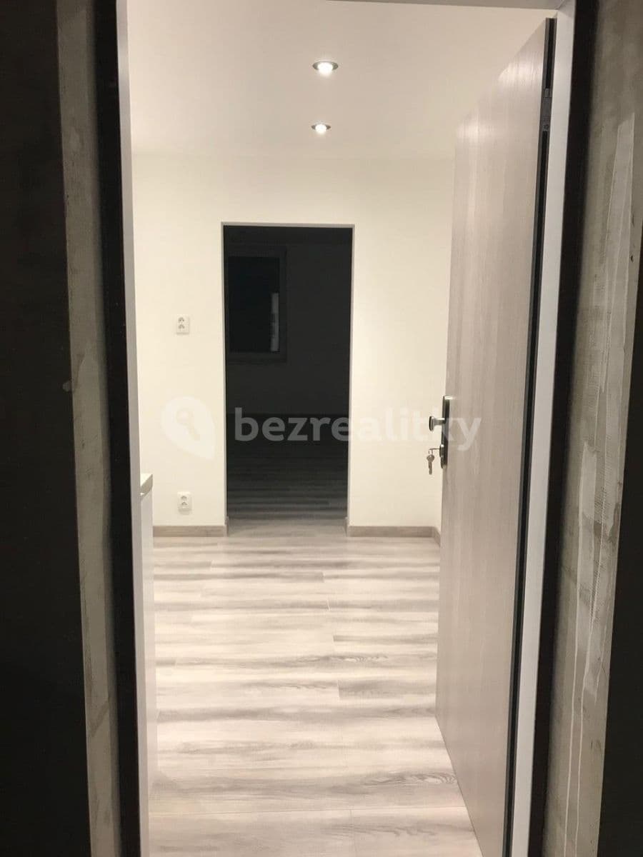 Pronájem bytu 1+1 40 m², Hlavní, Ostrava, Moravskoslezský kraj Pronájem bytu 1+1 40 m², Hlavní, Ostrava, Moravskoslezský kraj