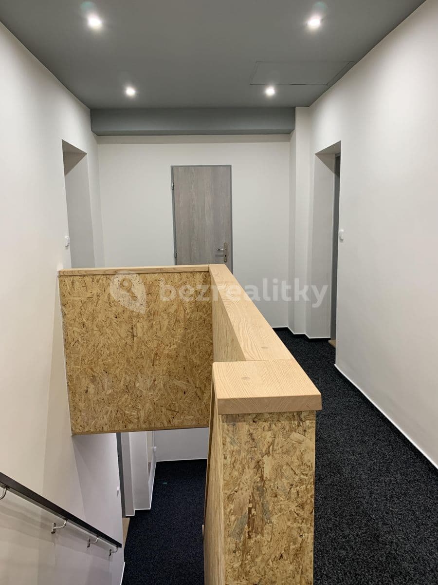 Pronájem bytu 1+1 40 m², Hlavní, Ostrava, Moravskoslezský kraj Pronájem bytu 1+1 40 m², Hlavní, Ostrava, Moravskoslezský kraj